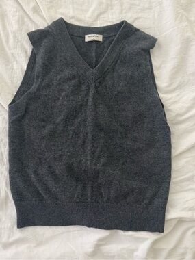 Babaton 100% Cashmere Charcoal Gray V-Neck Sweater Vest